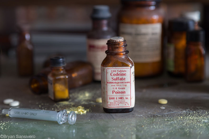 This Abandoned Pharmacy Is A 1950's Time Capsule. Prescription Drugs Left Behind! This Abandoned Pharmacy Is A 1950's Time Capsule. Prescription Drugs Left Behind!