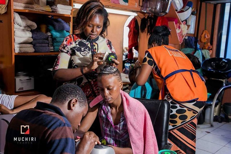 Photographer Picks These Two Homeless Lovebirds And Transforms Them Into Models