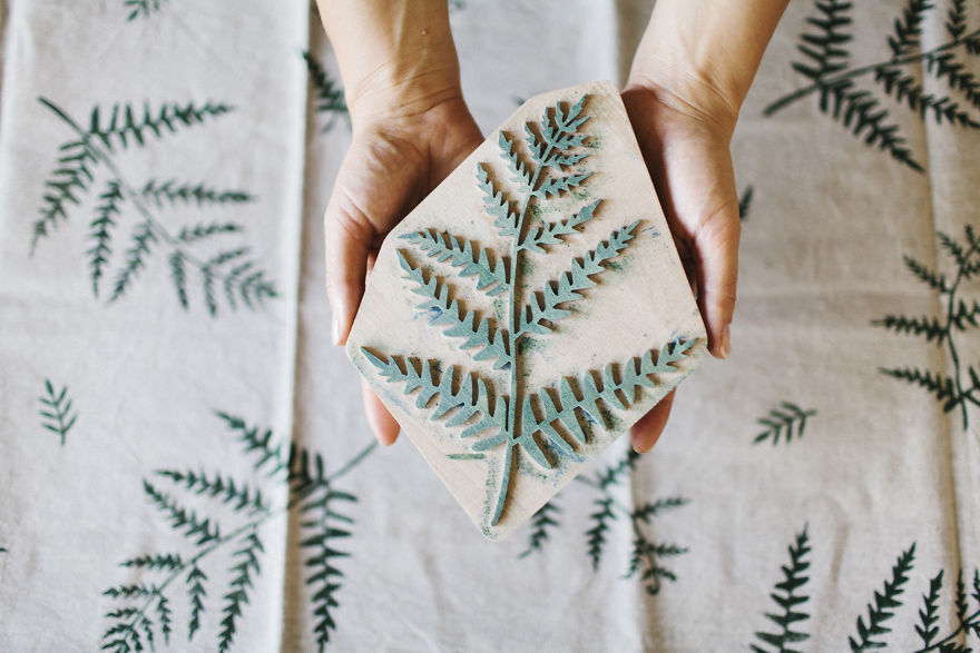 How To Make A Botanical Table Runner In 5 Easy Steps