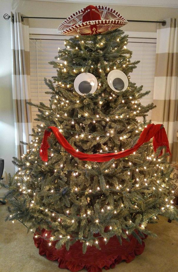 Our Mexican Christmas Tree... Well For 3 Minutes. Wife's No Fun