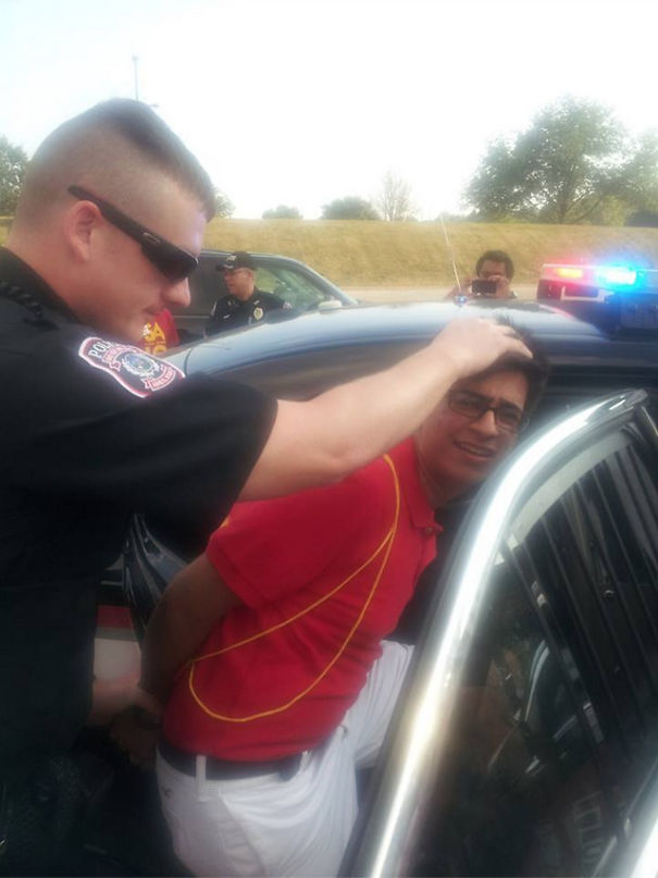 I Started Chatting With A Local Police Officer Today, And Asked Him What I Could Do To Let My Parents Know I Was Having A Good Time At My First Day Of College. He Suggested Taking This Photo