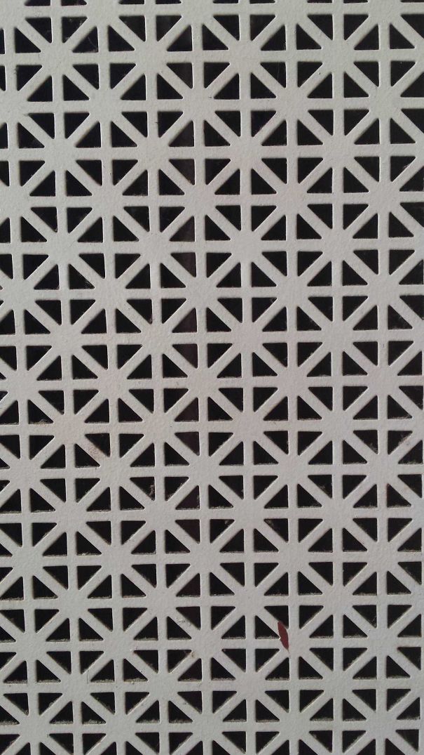 The Grate In My Bathroom Makes The Gray Dot Illusion