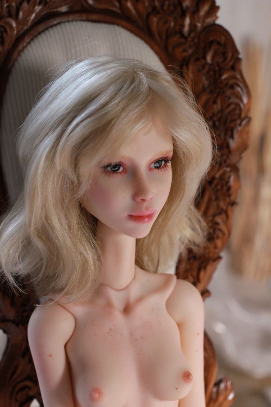 Can't Take My Eyes Off Of You: True-To-Life Beautiful Collectible Dolls With Golden Joints Can't Take My Eyes Off Of You: True-To-Life Beautiful Collectible Dolls With Golden Joints