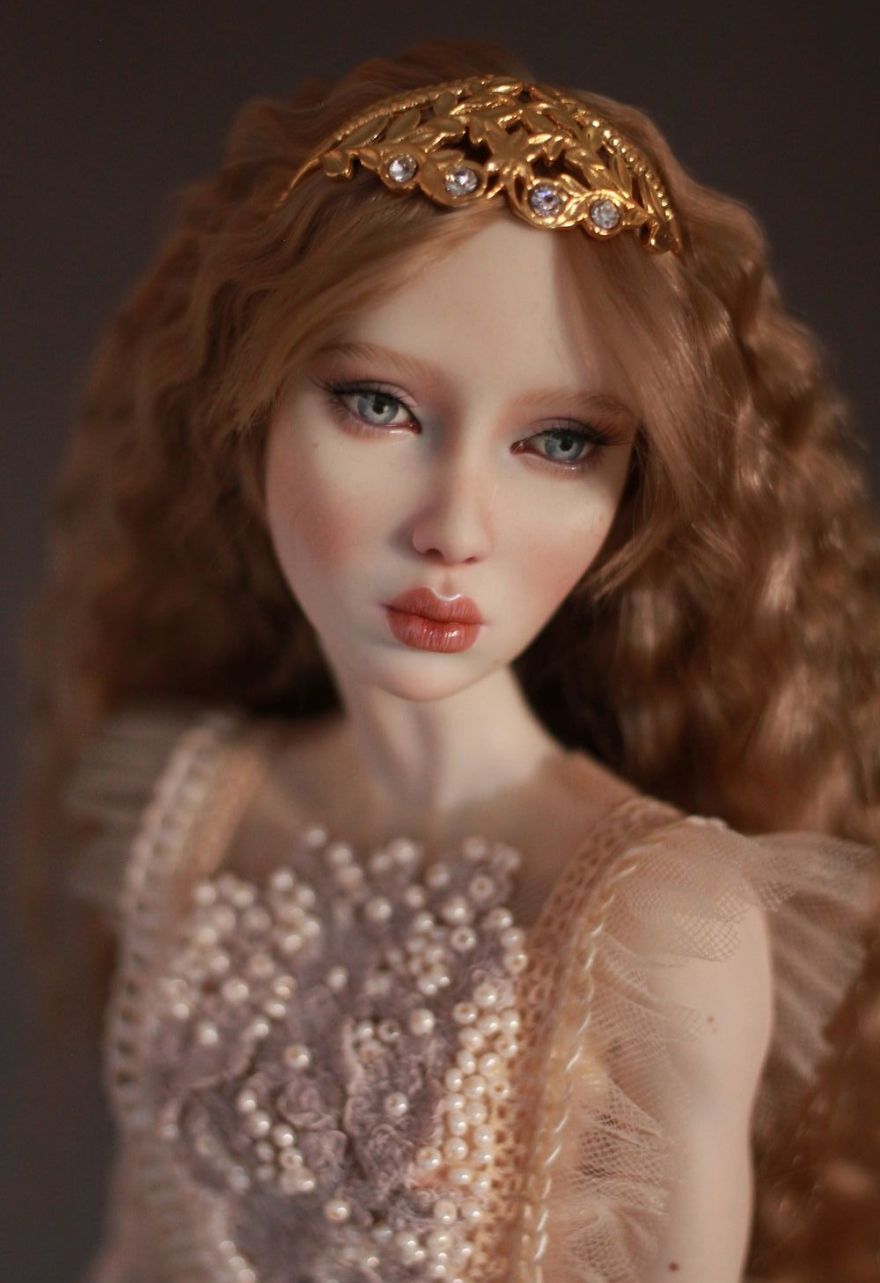 Can't Take My Eyes Off Of You: True-To-Life Beautiful Collectible Dolls With Golden Joints Can't Take My Eyes Off Of You: True-To-Life Beautiful Collectible Dolls With Golden Joints