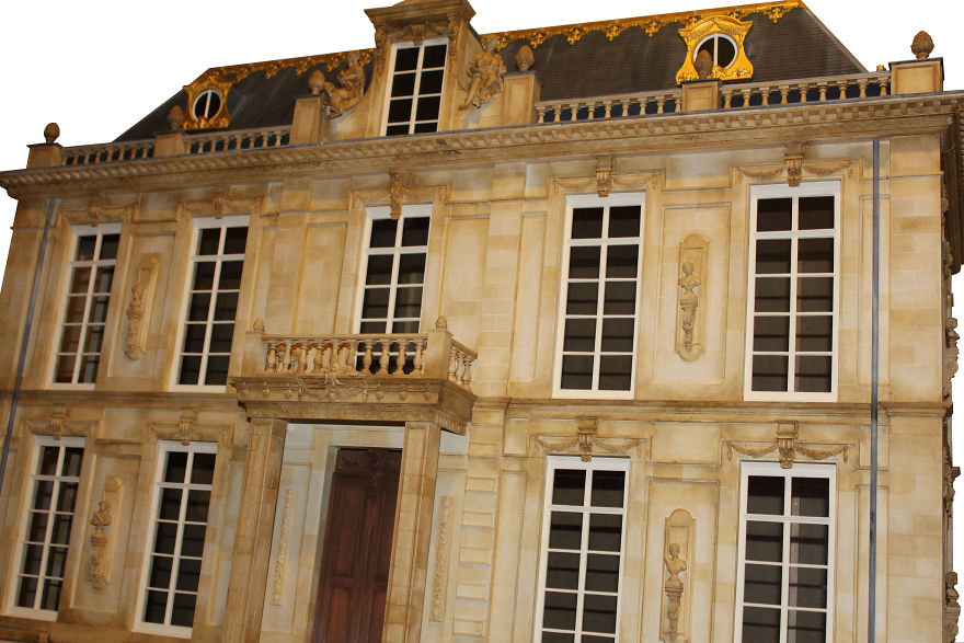 24 Carat Gold Leaf... Doll House!