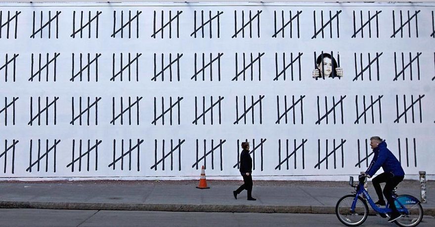 New Banksy Artworks Keep Popping Up All Over New York City, And Here's What People Found So Far New Banksy Artworks Keep Popping Up All Over New York City, And Here's What People Found So Far