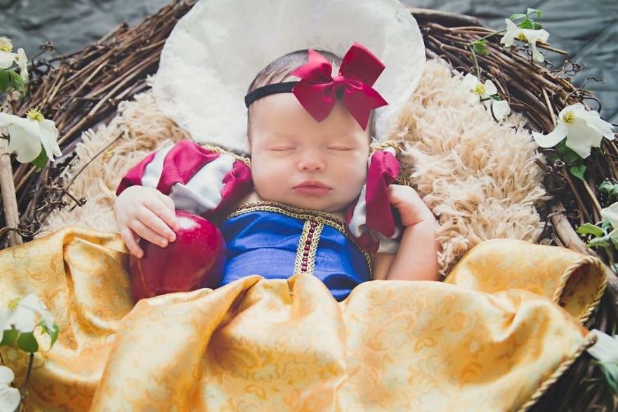 Each Month I Created Princess Costumes For My Baby Girl To Cope With Postpartum Depression Each Month I Created Princess Costumes For My Baby Girl To Cope With Postpartum Depression
