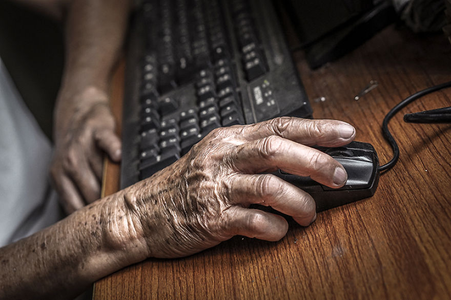 I Photographed Daily Life Of My Grandparents To Show Their Positive Attitude To Life