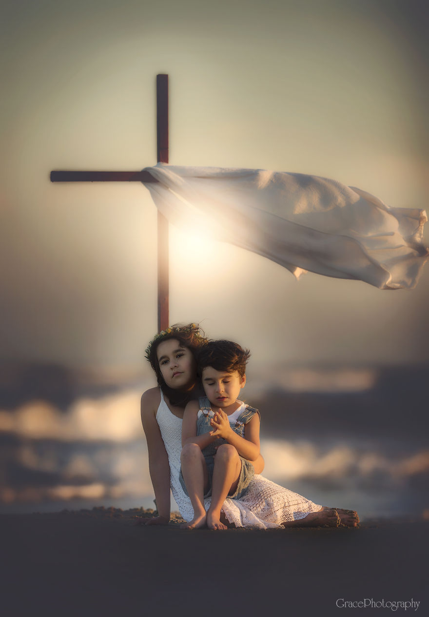 Photographer Captures What The True Meaning Of Easter Is All About.... He Is Risen Indeed!