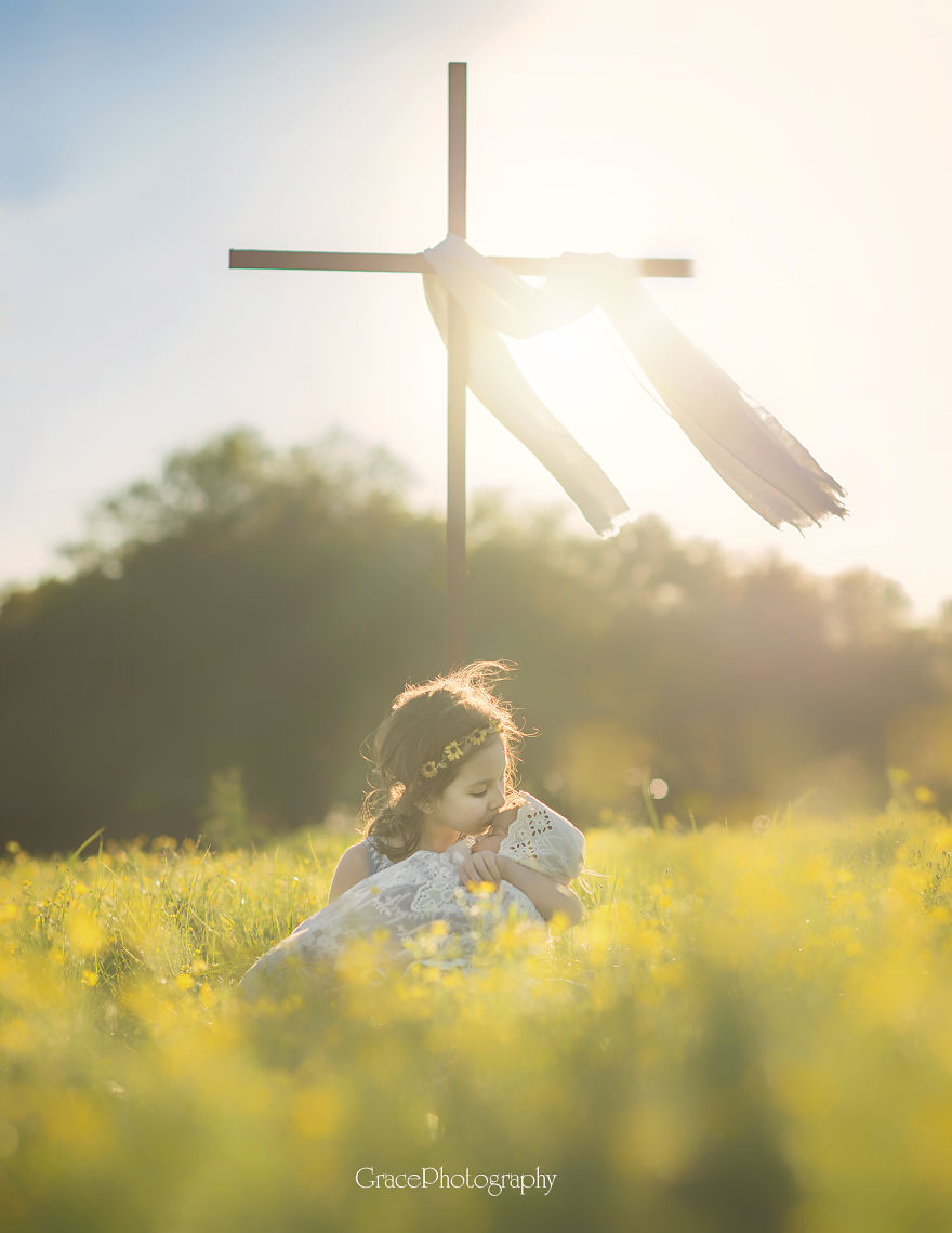 Photographer Captures What The True Meaning Of Easter Is All About.... He Is Risen Indeed!