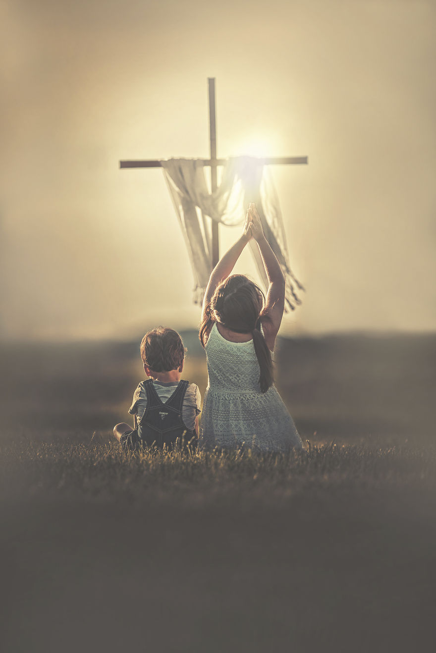 Photographer Captures What The True Meaning Of Easter Is All About.... He Is Risen Indeed!