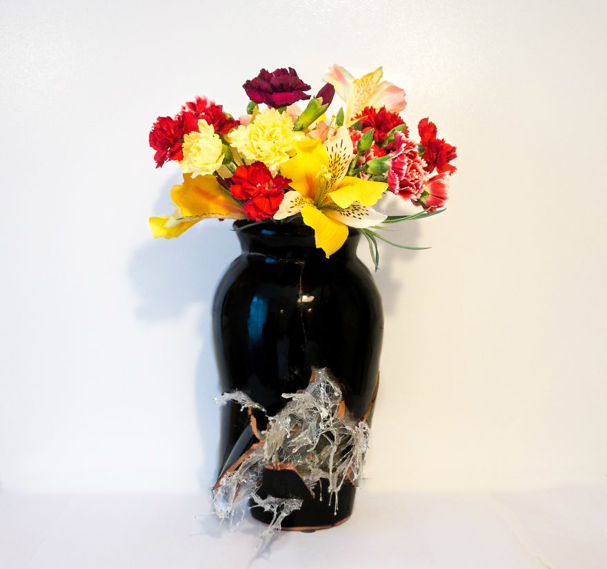 These Exploding Vases Are Blowing People's Minds These Exploding Vases Are Blowing People's Minds