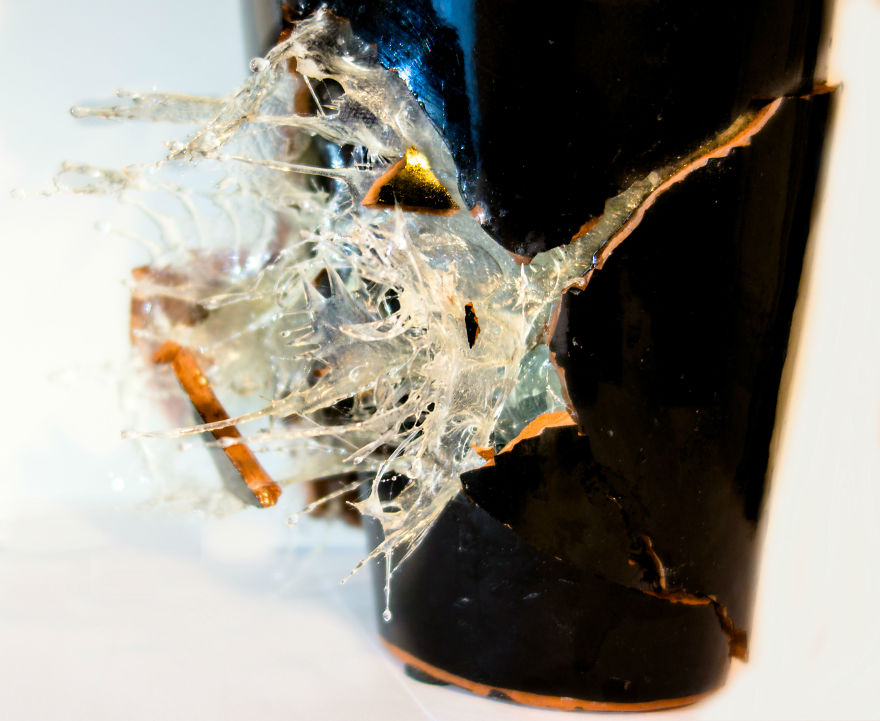 These Exploding Vases Are Blowing People's Minds These Exploding Vases Are Blowing People's Minds