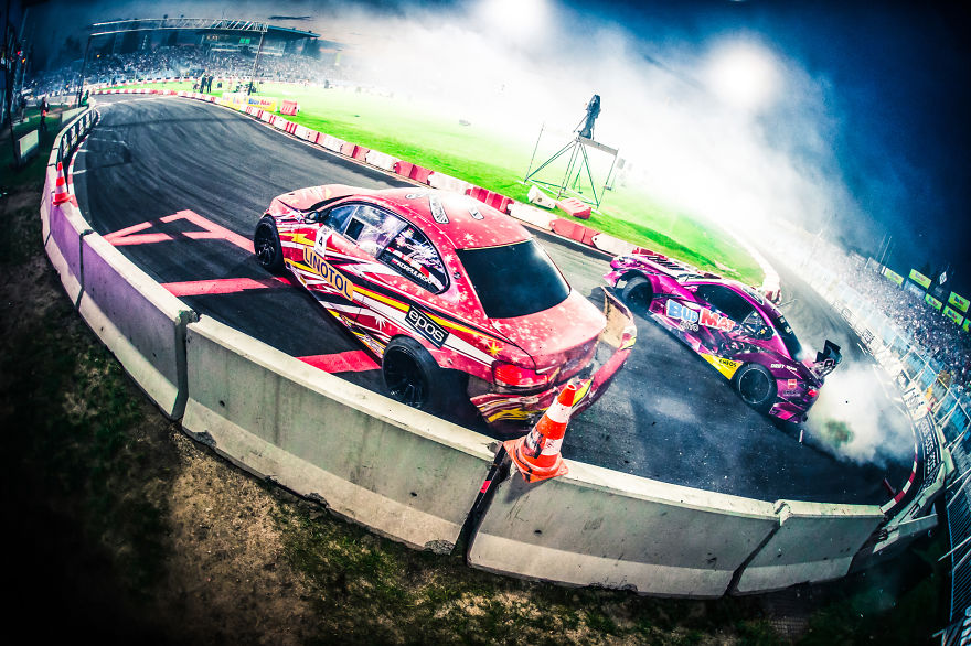 Extreme Sport Photographer Shows Skydiving In A New Light