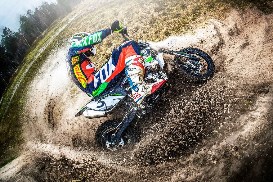 Extreme Sport Photographer Shows Skydiving In A New Light