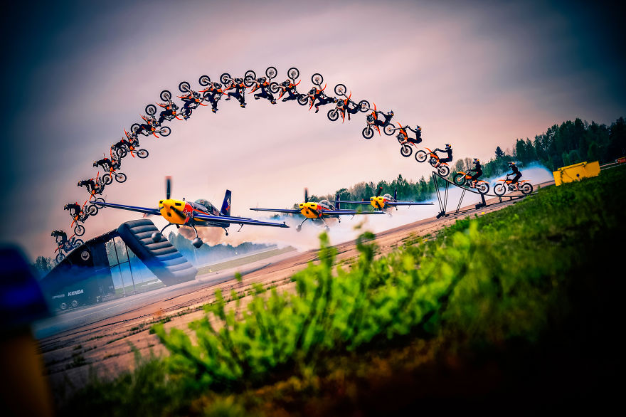 Extreme Sport Photographer Shows Skydiving In A New Light Extreme Sport Photographer Shows Skydiving In A New Light