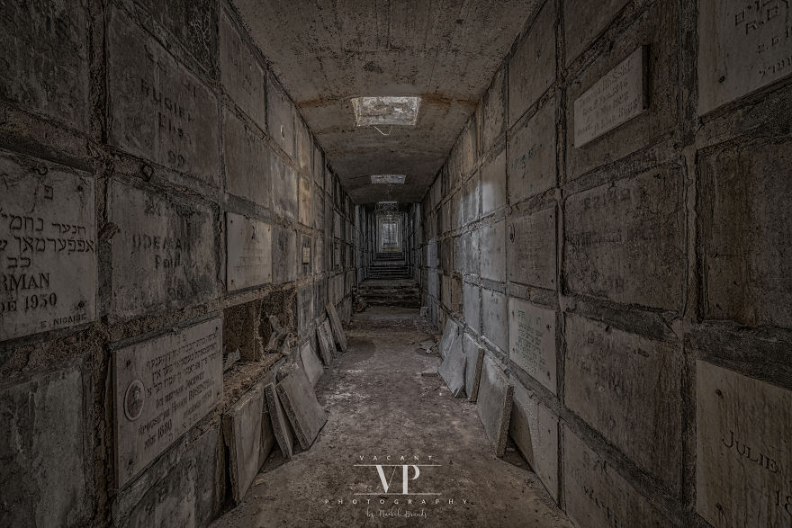 I Photograph Abandoned Stuff