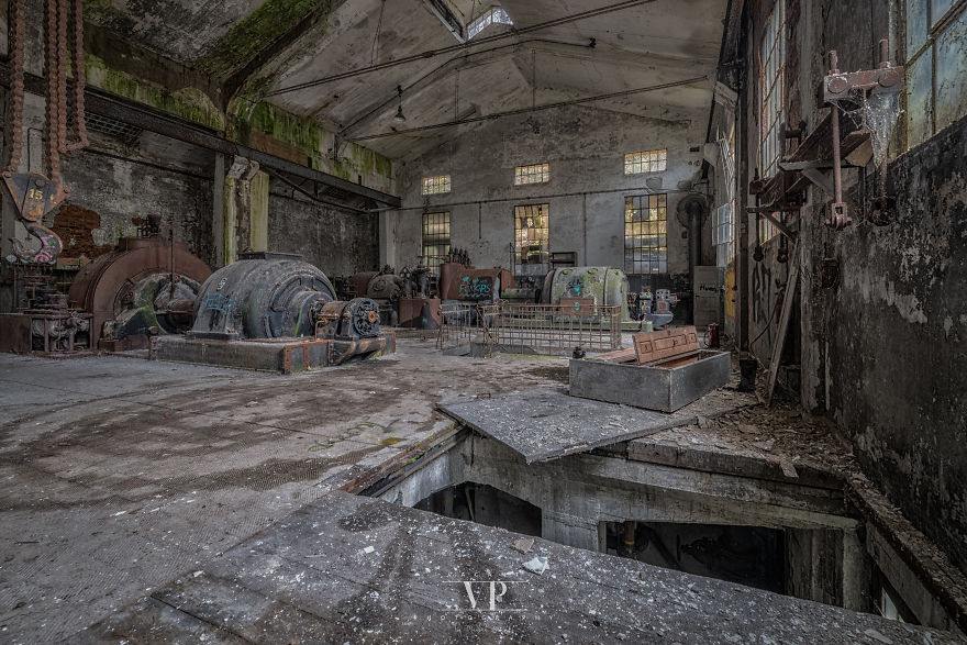 I Photograph Abandoned Stuff