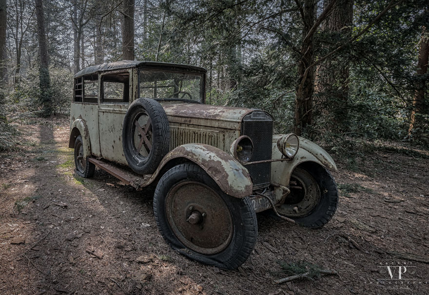 I Photograph Abandoned Stuff