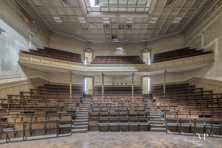 I Photograph Abandoned Stuff