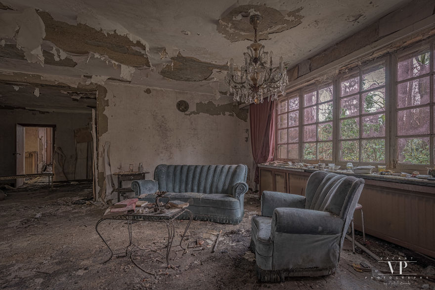 I Photograph Abandoned Stuff