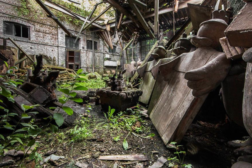 I Travel The World To Capture Amazing Pictures Of Nature Taking Back Abandoned Places