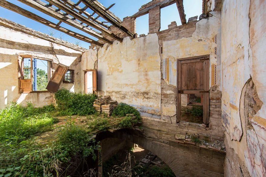 I Travel The World To Capture Amazing Pictures Of Nature Taking Back Abandoned Places