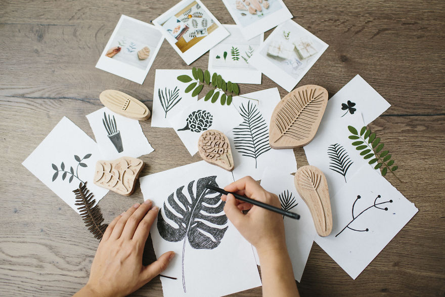 How To Make A Botanical Table Runner In 5 Easy Steps