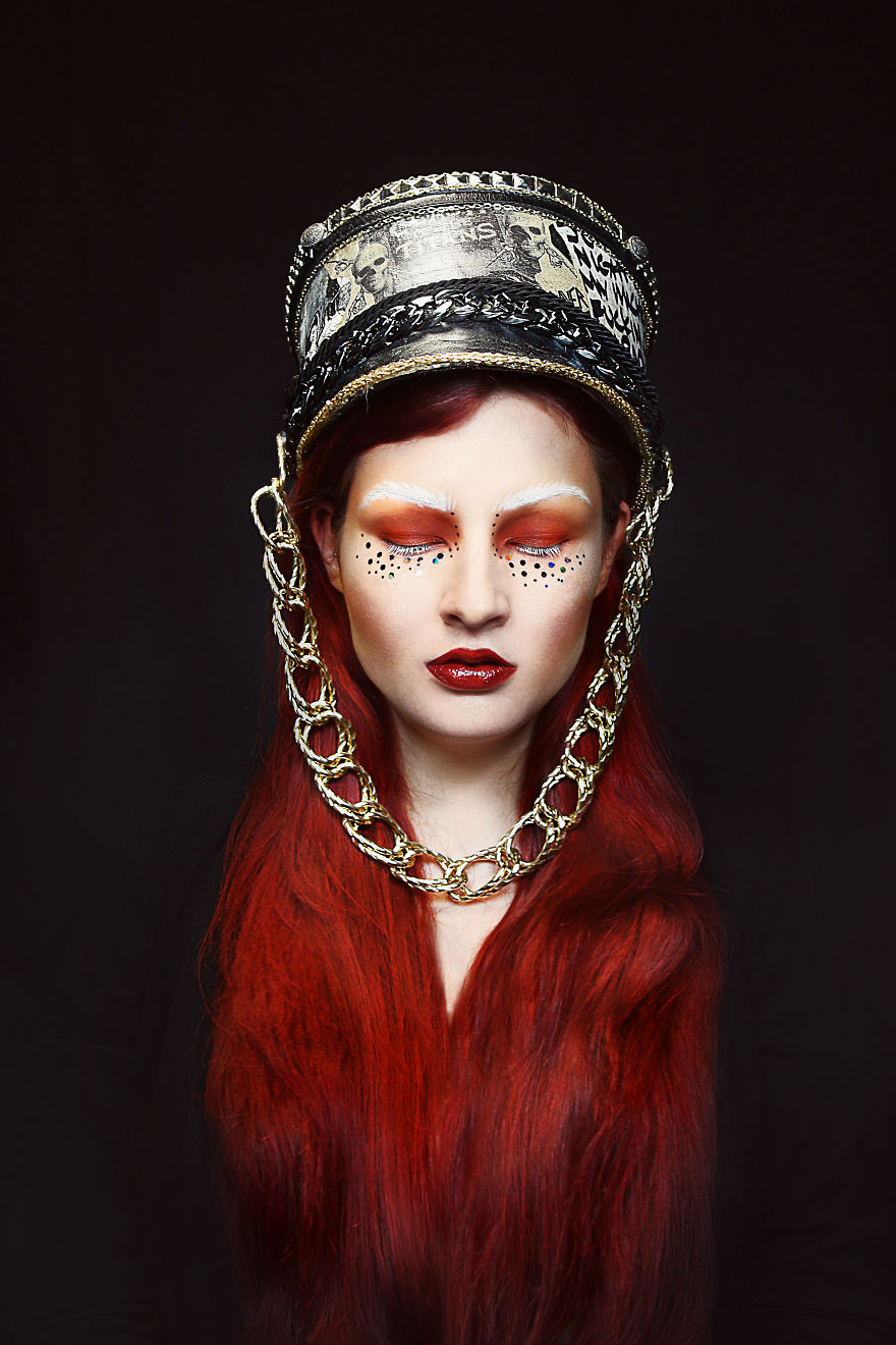 The Photographer Survived The Real Nightmare - She Was Afraid Even To Go To The Store