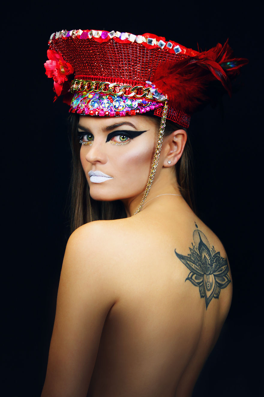 The Photographer Survived The Real Nightmare - She Was Afraid Even To Go To The Store