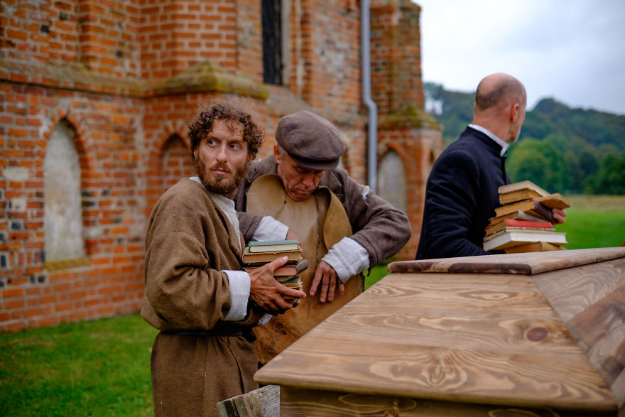 One Time In History When Smuggling Books Was A Thing. Watch How They Did It One Time In History When Smuggling Books Was A Thing. Watch How They Did It