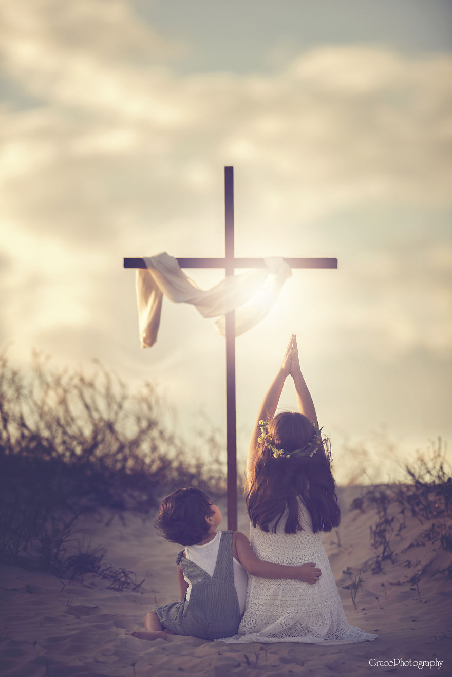 Photographer Captures What The True Meaning Of Easter Is All About.... He Is Risen Indeed!