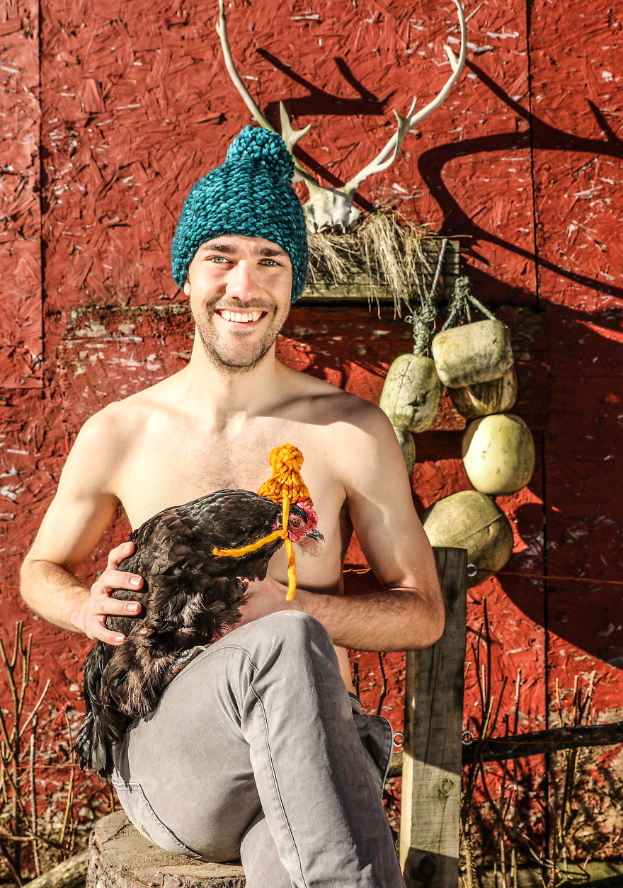 These Handsome Alaskan Men Picked Up Some Hot "Chicks", The Photos That Resulted Will Crack You Up! These Handsome Alaskan Men Picked Up Some Hot "Chicks", The Photos That Resulted Will Crack You Up!