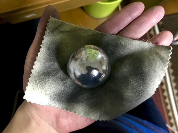 Japanese Are Polishing Foil Balls To Perfection, And The Result Is Too Satisfying Japanese Are Polishing Foil Balls To Perfection, And The Result Is Too Satisfying