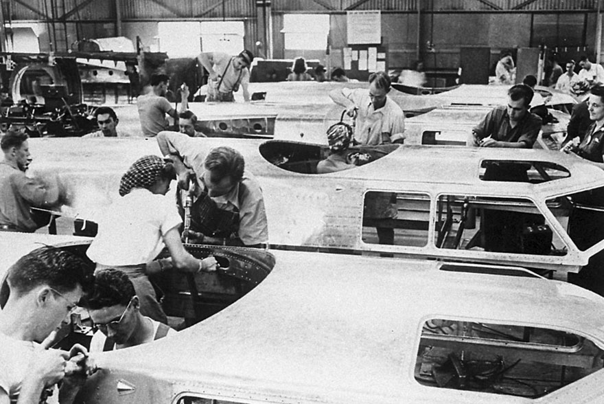 17 Rare Pics Reveal A Fake Rooftop Town Built To Hide Boeing’s Factory From Japanese Air Strikes 17 Rare Pics Reveal A Fake Rooftop Town Built To Hide Boeing’s Factory From Japanese Air Strikes