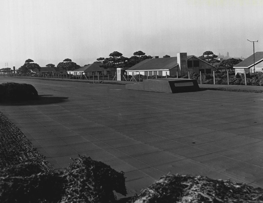 17 Rare Pics Reveal A Fake Rooftop Town Built To Hide Boeing’s Factory From Japanese Air Strikes 17 Rare Pics Reveal A Fake Rooftop Town Built To Hide Boeing’s Factory From Japanese Air Strikes