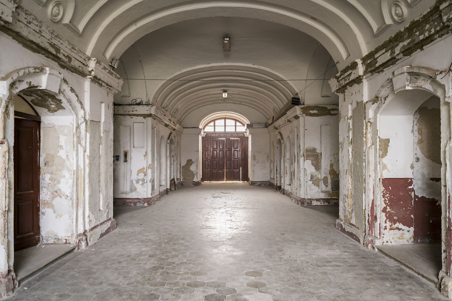 Photographing The Abandoned Citadel Of Alessandria