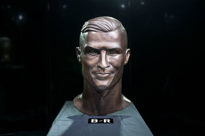 Internet Laughed At This Guy's First Attempt At Cristiano Ronaldo's Bust, So He Tries The Second Time