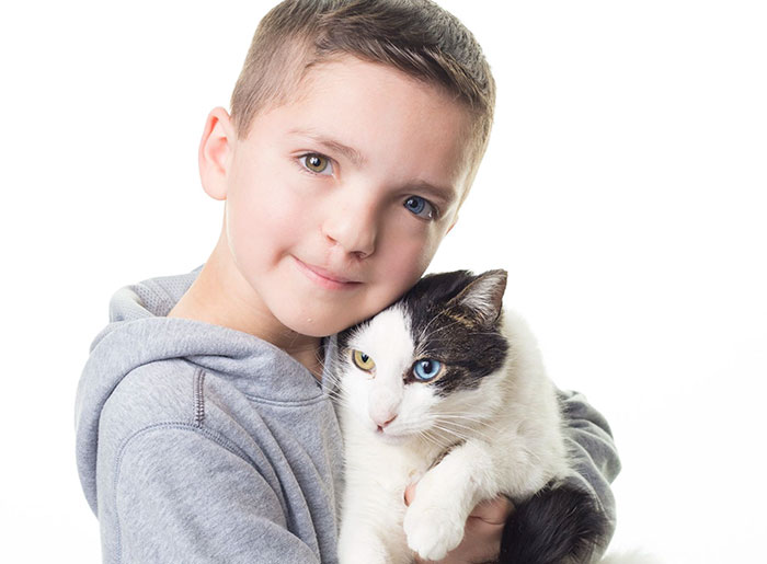 Bullied 7 Year-Old Finds Cat With Same Rare Eye Condition And Cleft Lip, And It's Like Destiny Exists