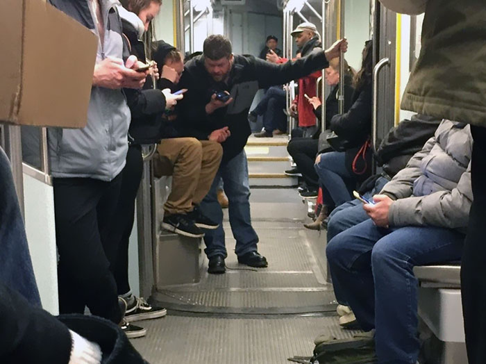 Man Lets Drunk Guy Who Lost His Phone And Doesn’t Know Where He Is Call Some Friends To Try To Get Himself Home. Said That He Would Stay With Him Till He Sobered Up Or Linked Up With A Friend. Overheard Him Say: “I’ve Been There And We All Need A Friend In This Situation”