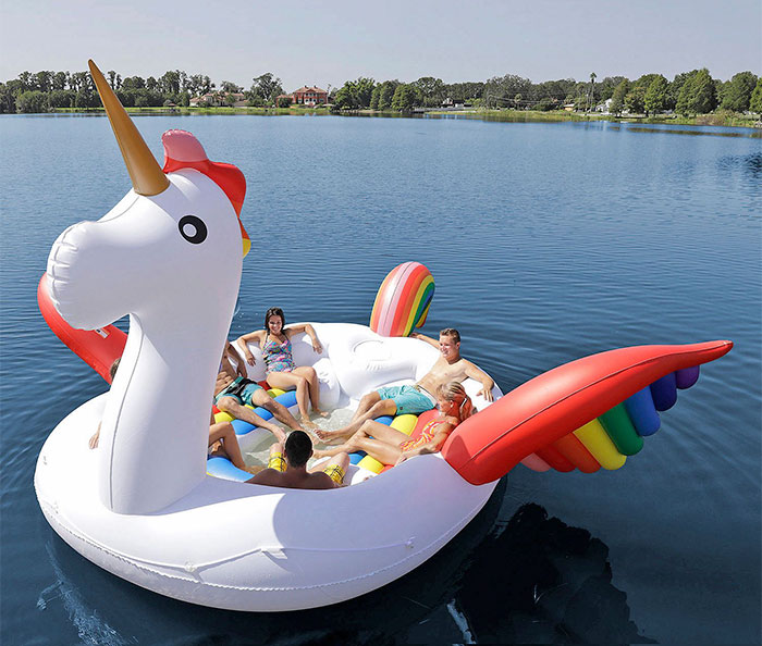 Fitting Up To Six People, These Giant Unicorn Floats Are Here To Change Your Summer Parties Fitting Up To Six People, These Giant Unicorn Floats Are Here To Change Your Summer Parties