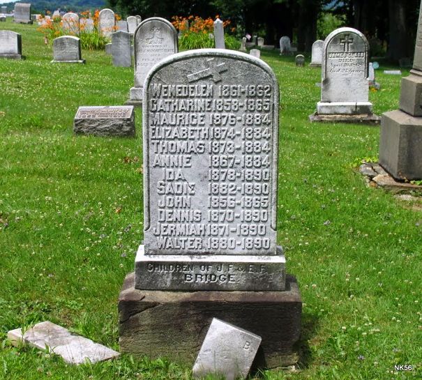 grave-5a98d25c04946.jpg