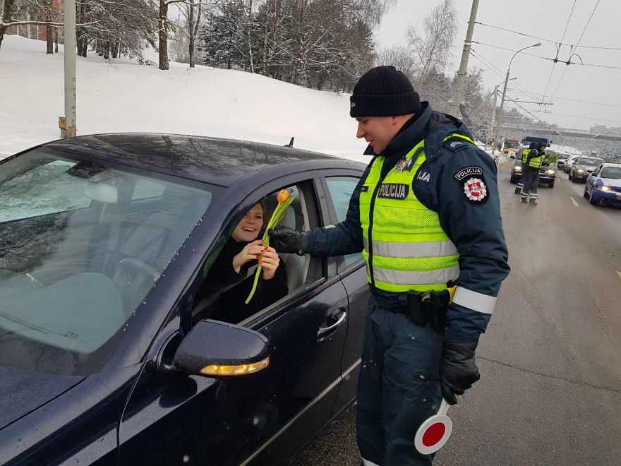 Here's What Lithuanian Police Officers Did On International Women’s Day, And Women's Reactions Say It All Here's What Lithuanian Police Officers Did On International Women’s Day, And Women's Reactions Say It All
