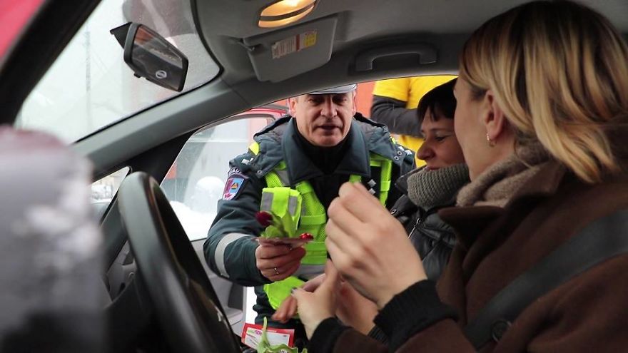 Here's What Lithuanian Police Officers Did On International Women’s Day, And Women's Reactions Say It All Here's What Lithuanian Police Officers Did On International Women’s Day, And Women's Reactions Say It All