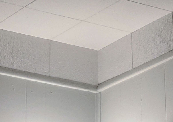 Ordinary Room Lighting Creates A Cube Optical Illusion