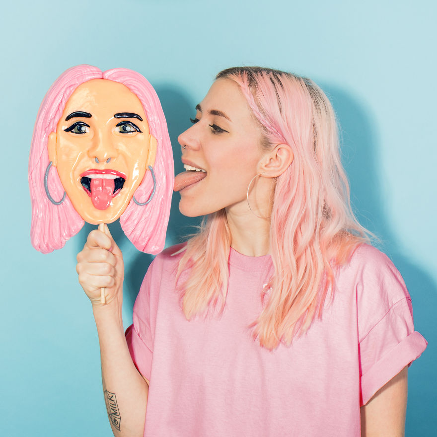 Lick Your Own Face With These Personalised, Life-Sized Lollipops Lick Your Own Face With These Personalised, Life-Sized Lollipops