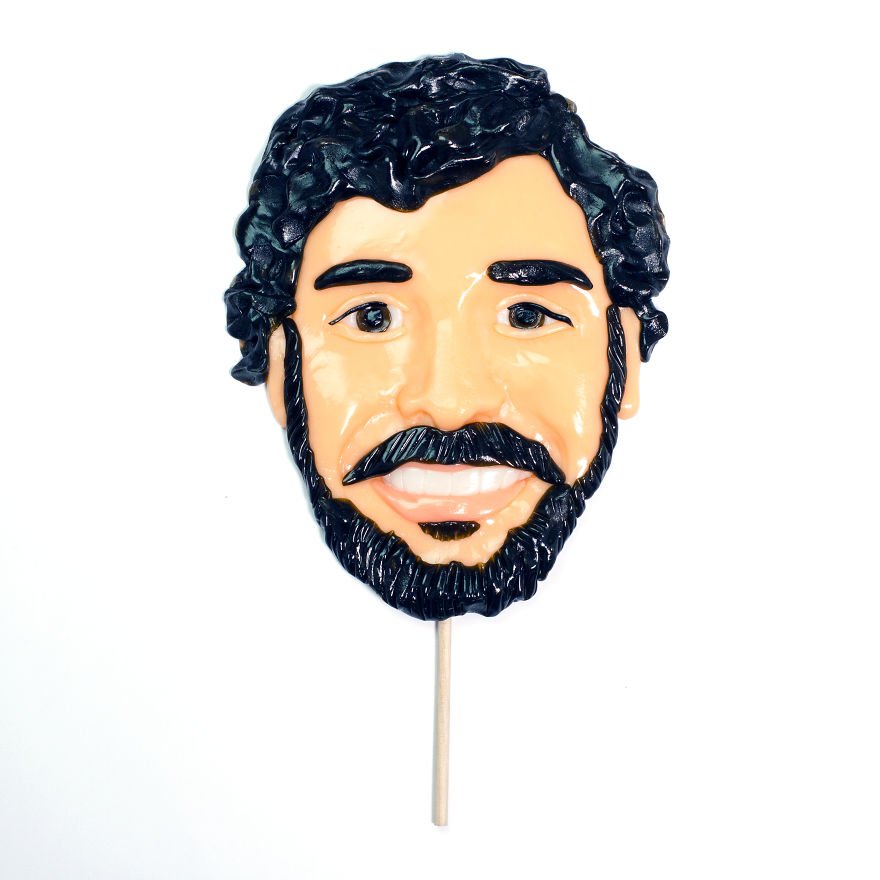 Lick Your Own Face With These Personalised, Life-Sized Lollipops Lick Your Own Face With These Personalised, Life-Sized Lollipops