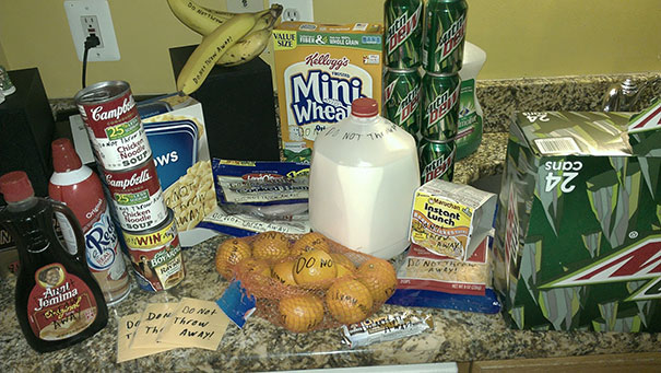 I Was Upset My Roommates Threw Away My Pizza So I Left Them A Small Note