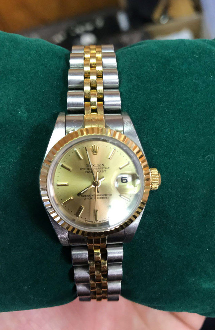 Pawnshop Employee Reveals The Rarest Items They Have Received Over The Years, And Some May Surprise You