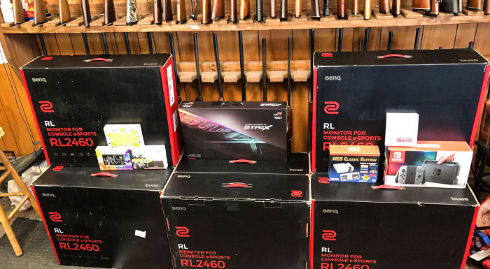 Pawnshop Employee Reveals The Rarest Items They Have Received Over The Years, And Some May Surprise You